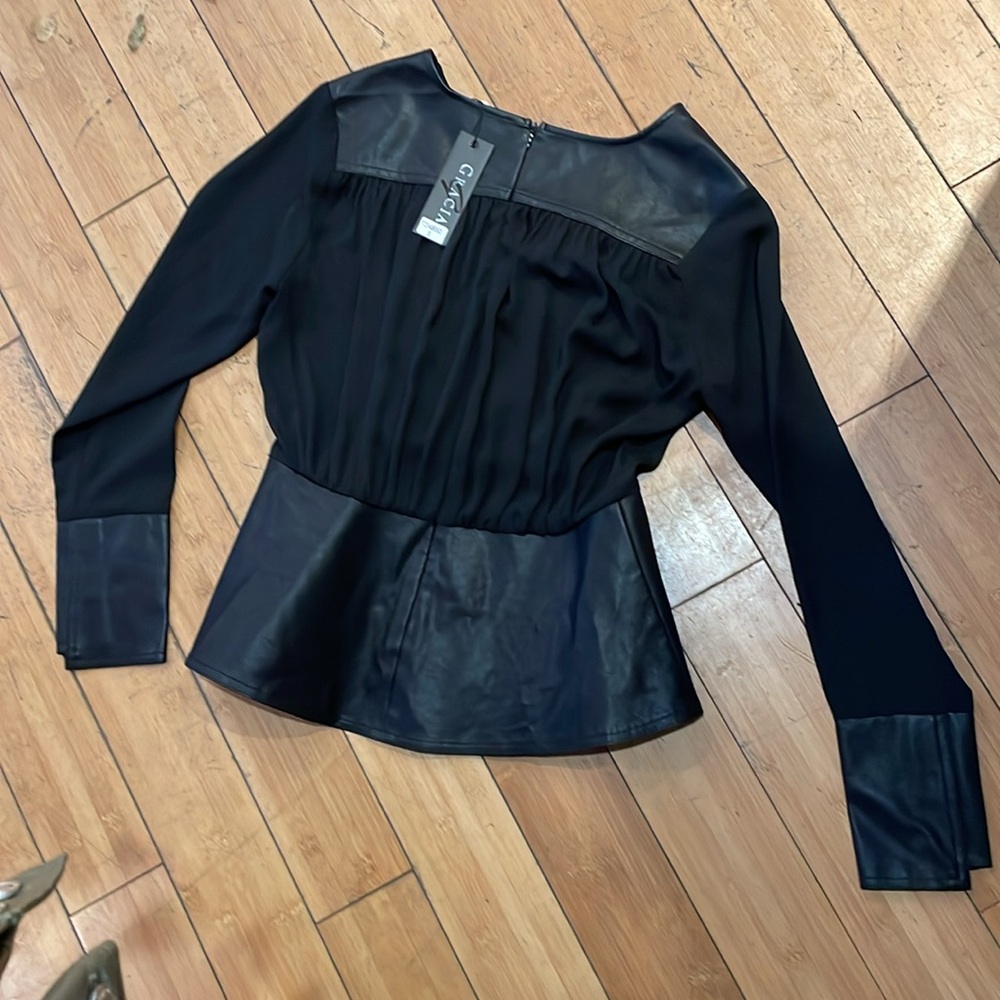 Gracia Elegant Black Women's Top T24850 - Picture 2 of 3